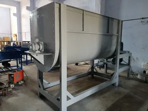 A Complete Guide to Choosing the Right Industrial Mixer Machine